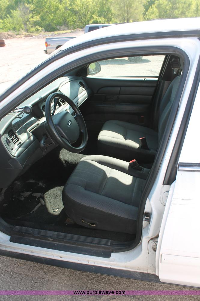image for item D7874 2007 Ford Crown Victoria Police Interceptor