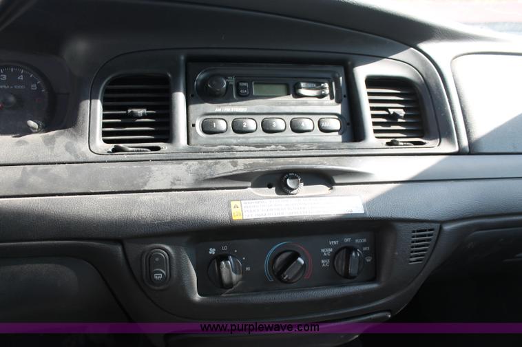 image for item D7874 2007 Ford Crown Victoria Police Interceptor