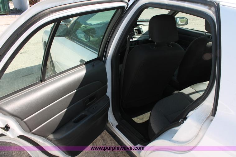 image for item D7874 2007 Ford Crown Victoria Police Interceptor