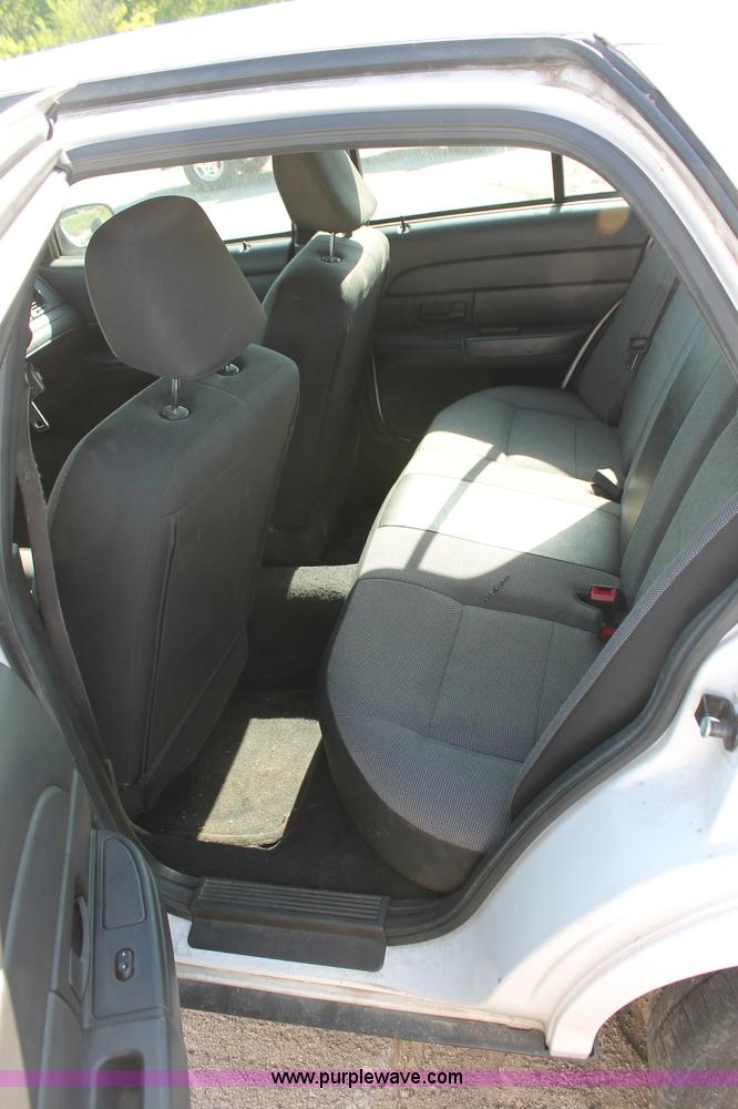 image for item D7874 2007 Ford Crown Victoria Police Interceptor