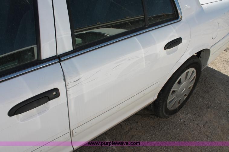 image for item D7874 2007 Ford Crown Victoria Police Interceptor