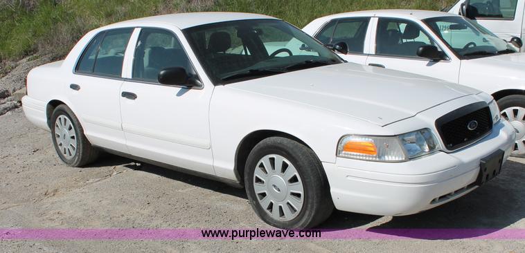 image for item D7875 2006 Ford Crown Victoria Police Interceptor