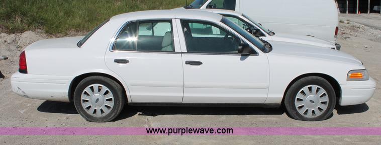 image for item D7875 2006 Ford Crown Victoria Police Interceptor