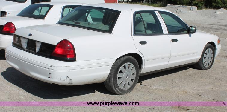 image for item D7875 2006 Ford Crown Victoria Police Interceptor