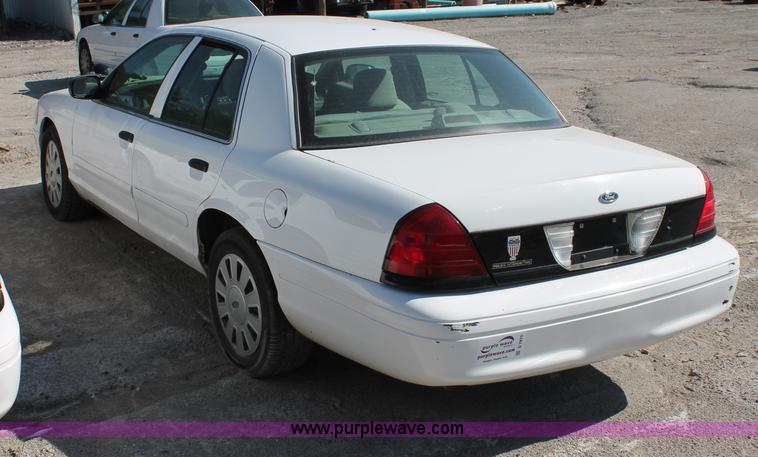 image for item D7875 2006 Ford Crown Victoria Police Interceptor