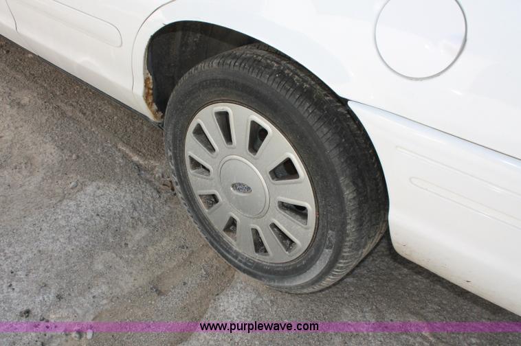 image for item D7875 2006 Ford Crown Victoria Police Interceptor