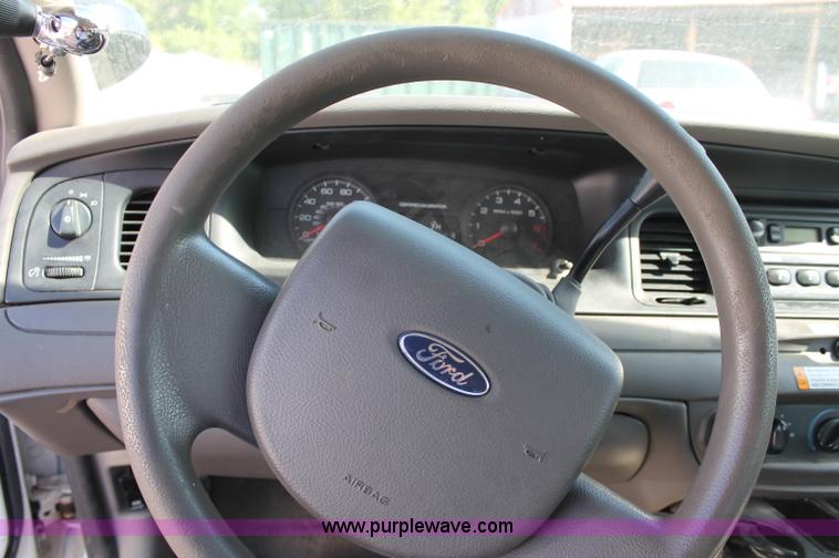 image for item D7875 2006 Ford Crown Victoria Police Interceptor