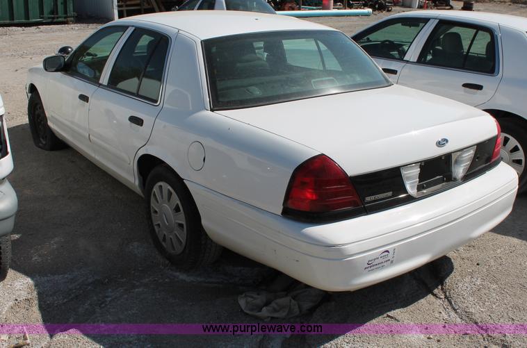 image for item D7876 2007 Ford Crown Victoria Police Interceptor