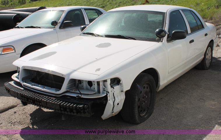 image for item D7876 2007 Ford Crown Victoria Police Interceptor