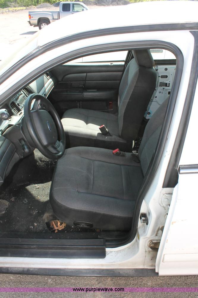 image for item D7876 2007 Ford Crown Victoria Police Interceptor