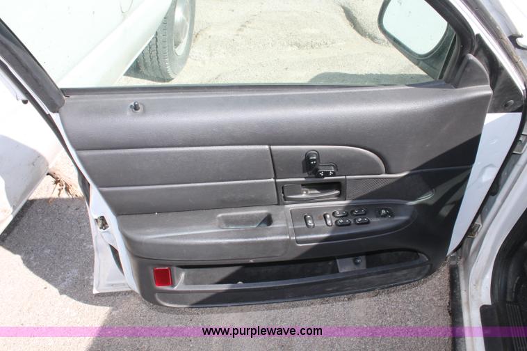 image for item D7876 2007 Ford Crown Victoria Police Interceptor