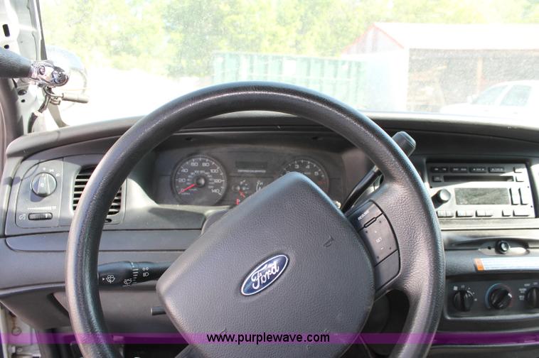 image for item D7876 2007 Ford Crown Victoria Police Interceptor