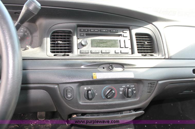 image for item D7876 2007 Ford Crown Victoria Police Interceptor