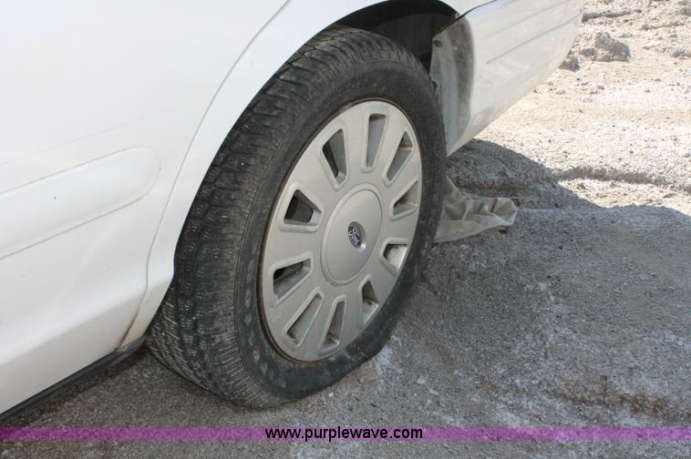 image for item D7876 2007 Ford Crown Victoria Police Interceptor