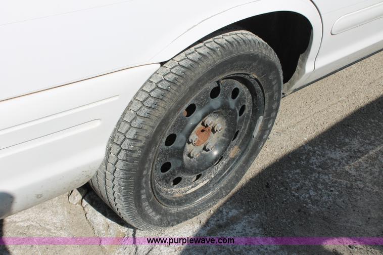 image for item D7876 2007 Ford Crown Victoria Police Interceptor