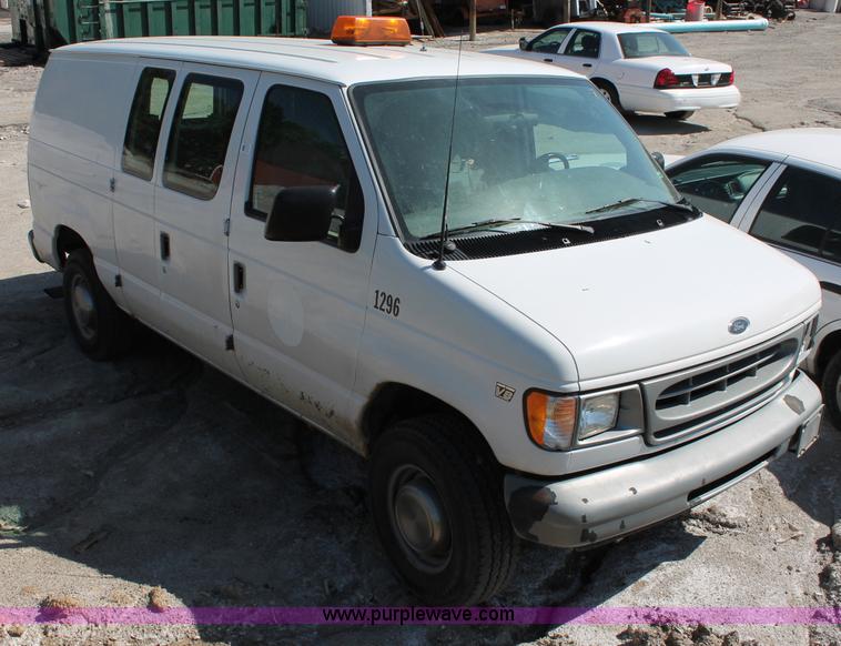 image for item D7877 2001 Ford E350 Econoline van