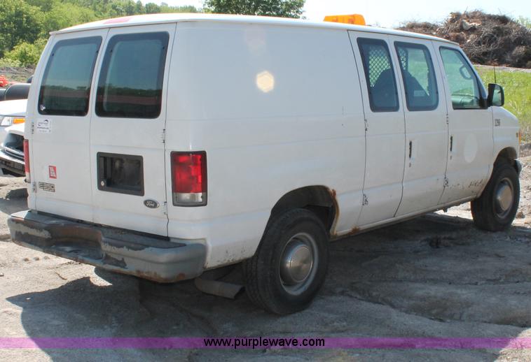 image for item D7877 2001 Ford E350 Econoline van