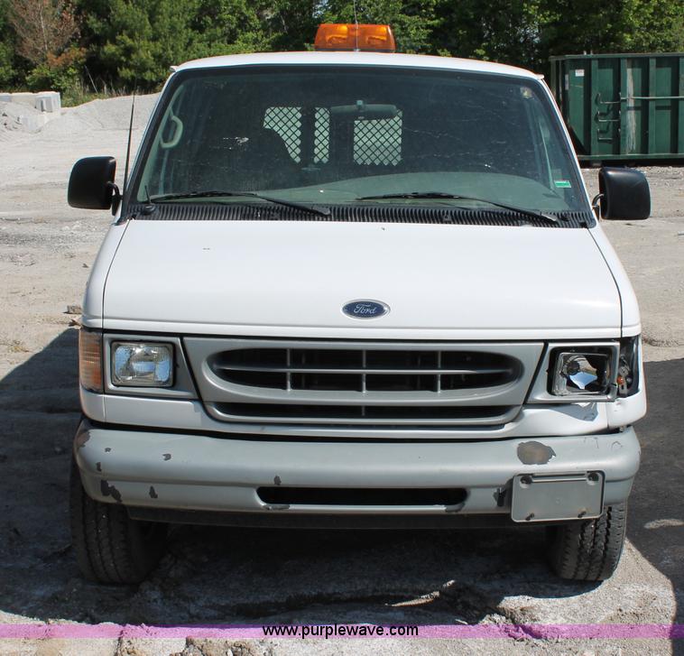 image for item D7877 2001 Ford E350 Econoline van