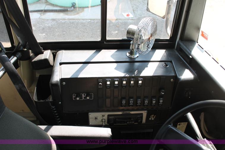 image for item D7878 1998 Thomas Navistar International 3800 T44E school bus