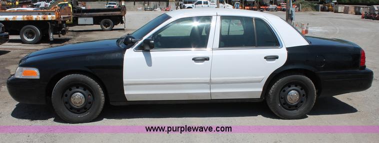 image for item D7879 2010 Ford Crown Victoria Police Interceptor