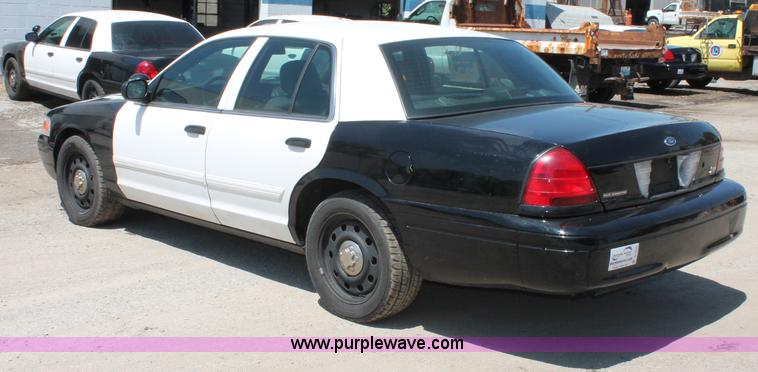 image for item D7879 2010 Ford Crown Victoria Police Interceptor