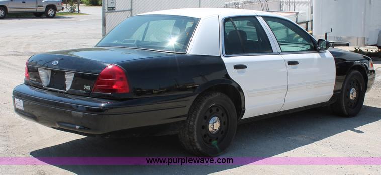 image for item D7879 2010 Ford Crown Victoria Police Interceptor