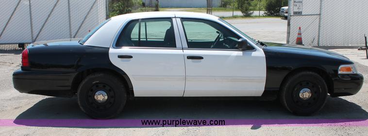 image for item D7879 2010 Ford Crown Victoria Police Interceptor