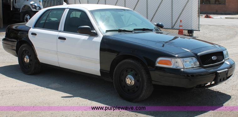 image for item D7879 2010 Ford Crown Victoria Police Interceptor