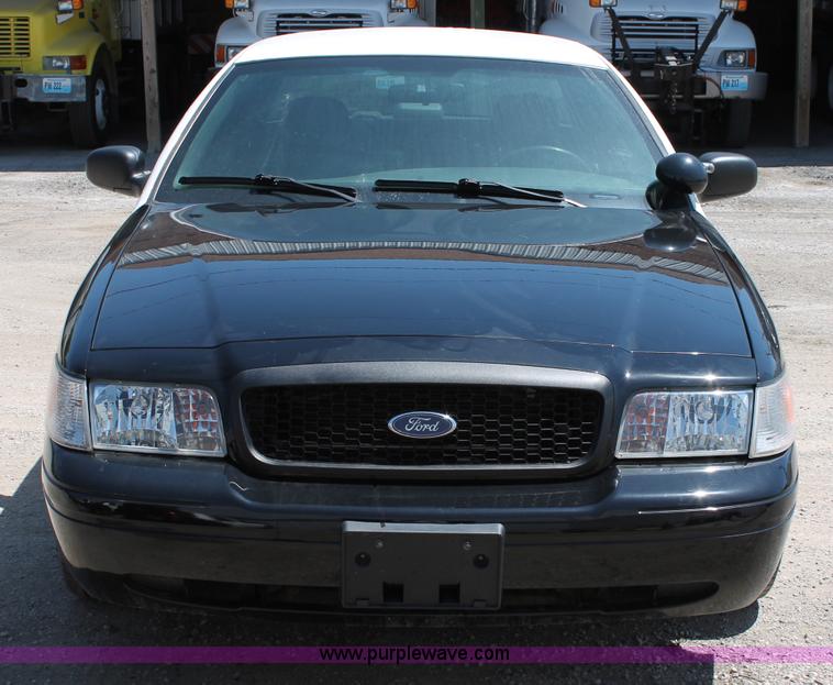 image for item D7879 2010 Ford Crown Victoria Police Interceptor