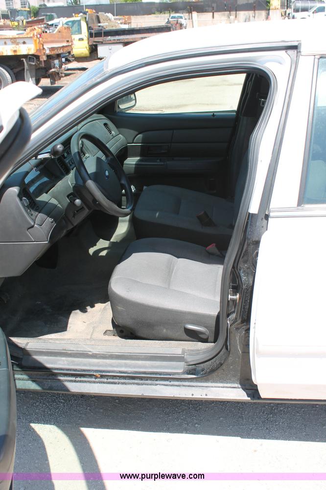 image for item D7879 2010 Ford Crown Victoria Police Interceptor