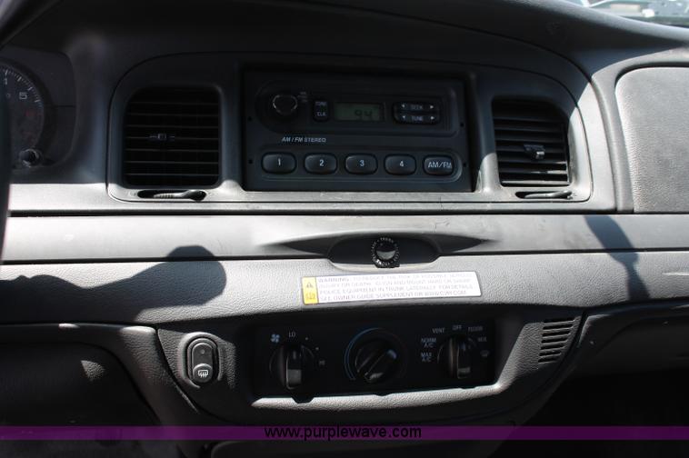 image for item D7879 2010 Ford Crown Victoria Police Interceptor