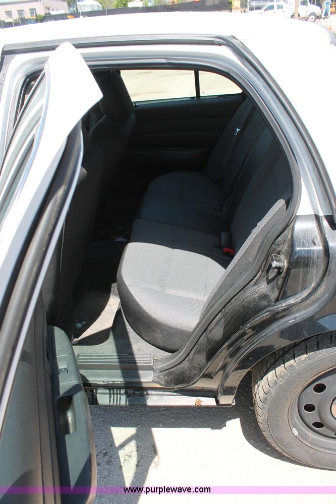 image for item D7879 2010 Ford Crown Victoria Police Interceptor