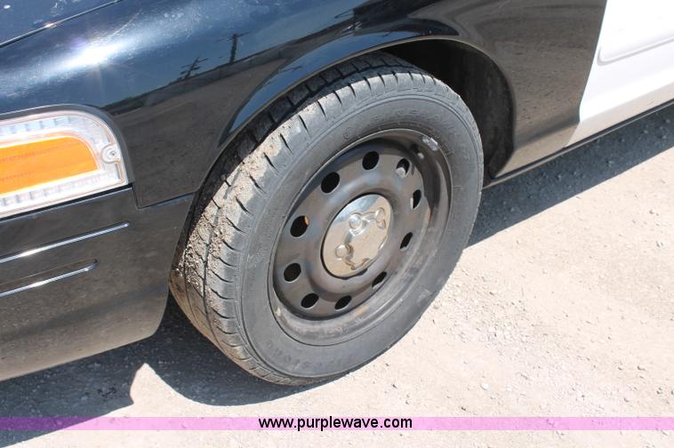 image for item D7880 2008 Ford Crown Victoria Police Interceptor