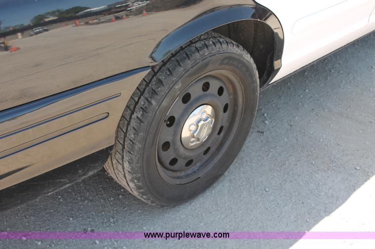 image for item D7880 2008 Ford Crown Victoria Police Interceptor