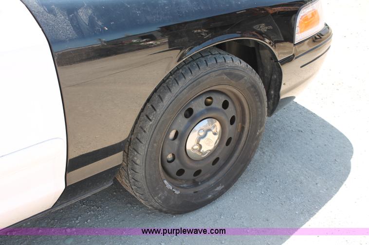 image for item D7880 2008 Ford Crown Victoria Police Interceptor