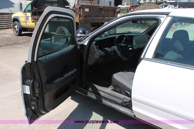 image for item D7880 2008 Ford Crown Victoria Police Interceptor