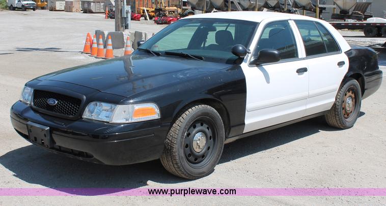 image for item D7881 2008 Ford Crown Victoria Police Interceptor