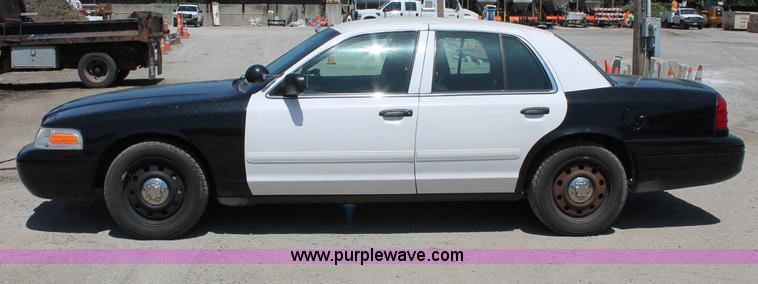 image for item D7881 2008 Ford Crown Victoria Police Interceptor