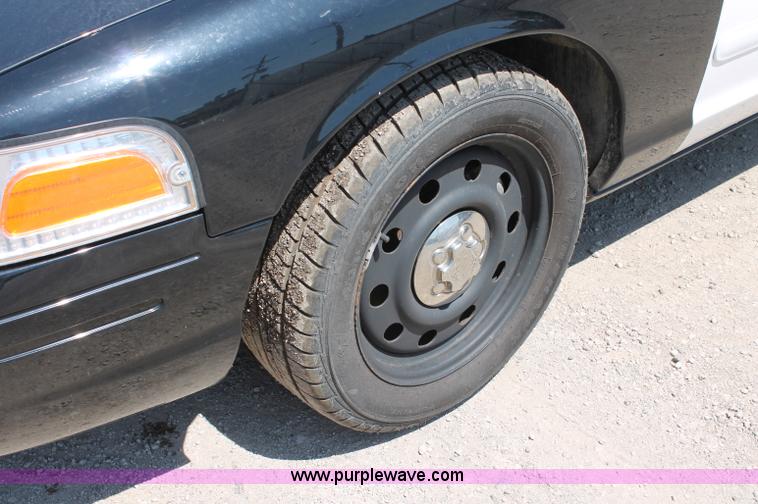 image for item D7881 2008 Ford Crown Victoria Police Interceptor