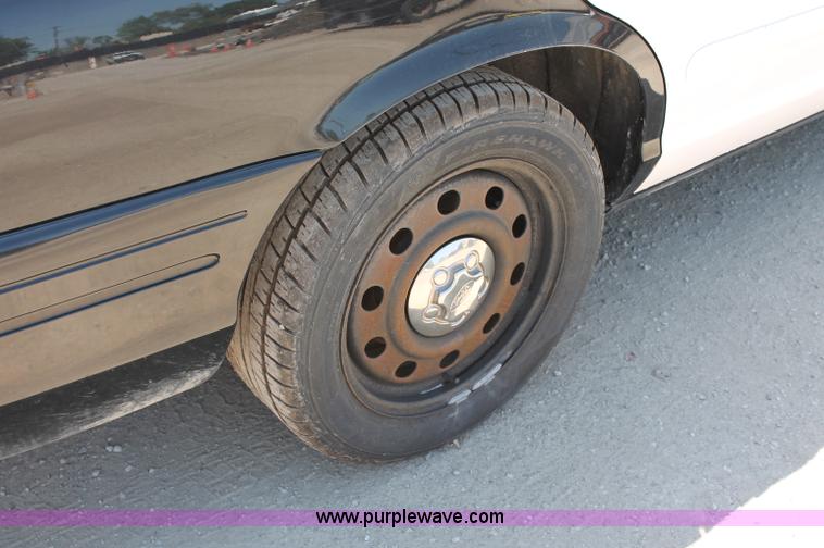 image for item D7881 2008 Ford Crown Victoria Police Interceptor