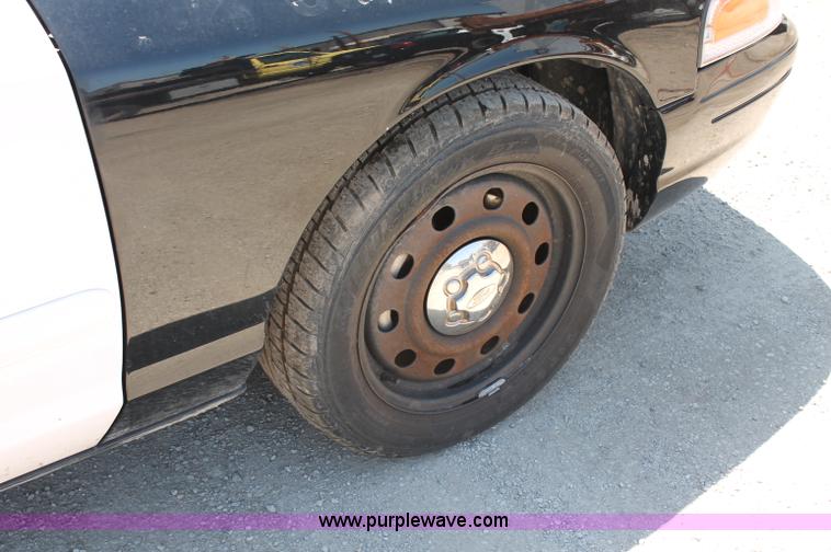 image for item D7881 2008 Ford Crown Victoria Police Interceptor