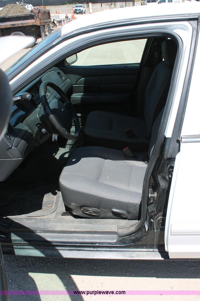 image for item D7881 2008 Ford Crown Victoria Police Interceptor