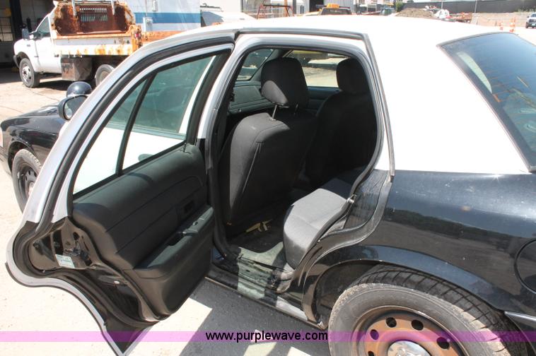 image for item D7881 2008 Ford Crown Victoria Police Interceptor