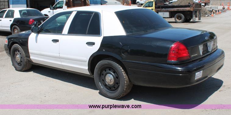 image for item D7882 2006 Ford Crown Victoria Police Interceptor