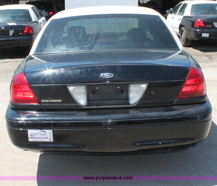 image for item D7882 2006 Ford Crown Victoria Police Interceptor