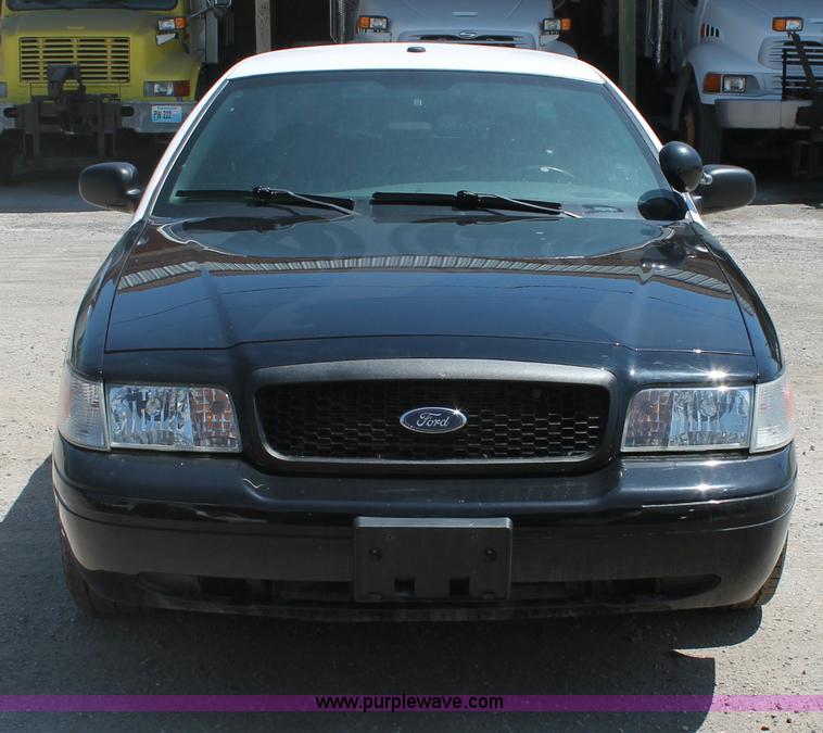 image for item D7882 2006 Ford Crown Victoria Police Interceptor