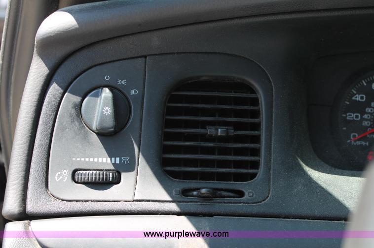 image for item D7882 2006 Ford Crown Victoria Police Interceptor