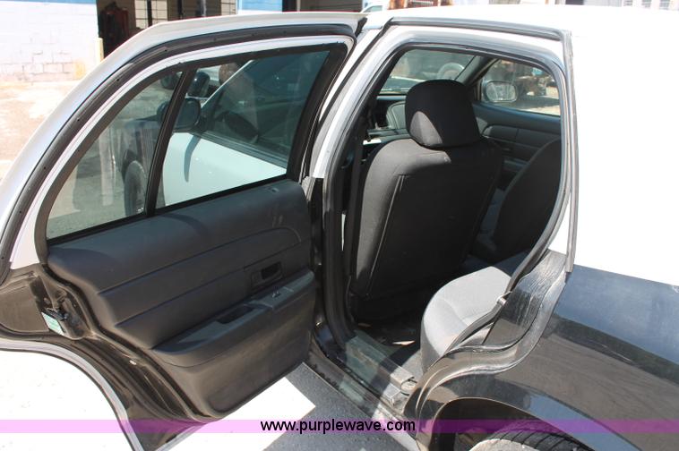 image for item D7882 2006 Ford Crown Victoria Police Interceptor
