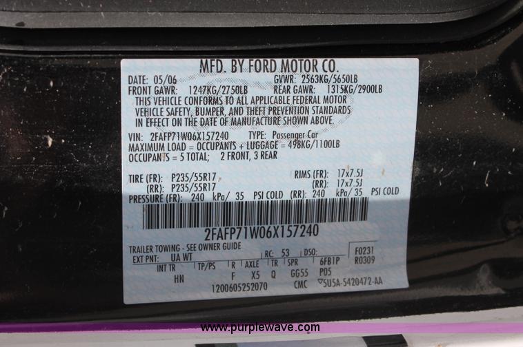 image for item D7882 2006 Ford Crown Victoria Police Interceptor