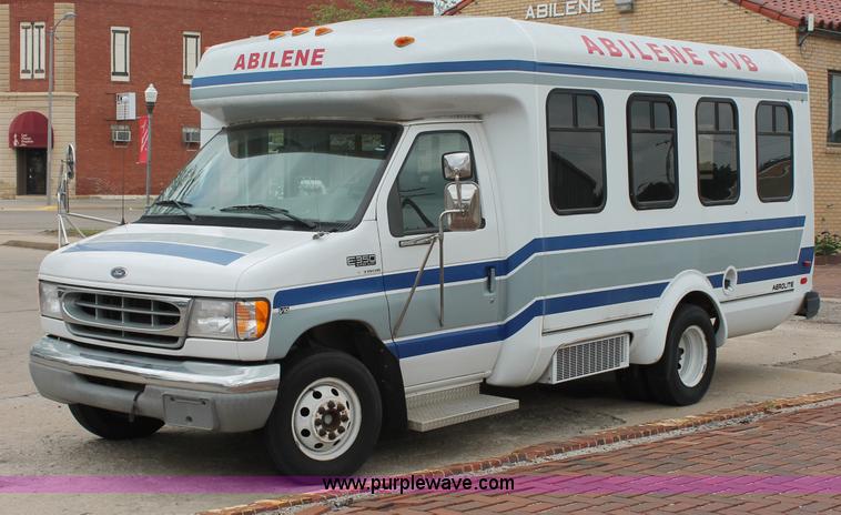 image for item D7904 1999 Ford E350 Econoline Super Duty transit bus